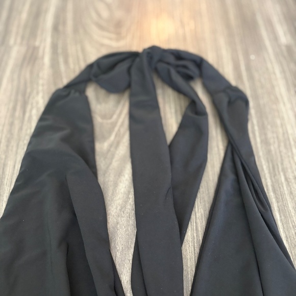 Windsor Womens 50s Icon Halter Plunge Neck Skater Romper Black - Picture 4 of 7